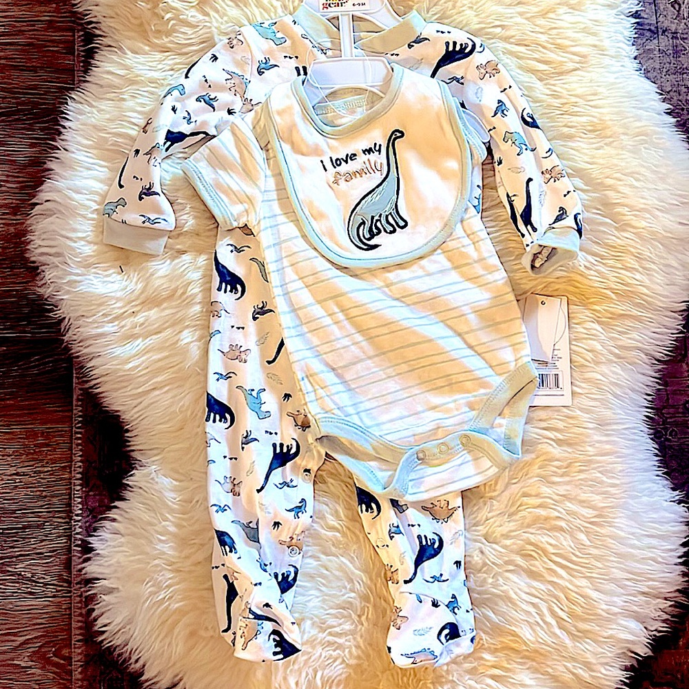Baby set 3 pc NWT 6-9 m